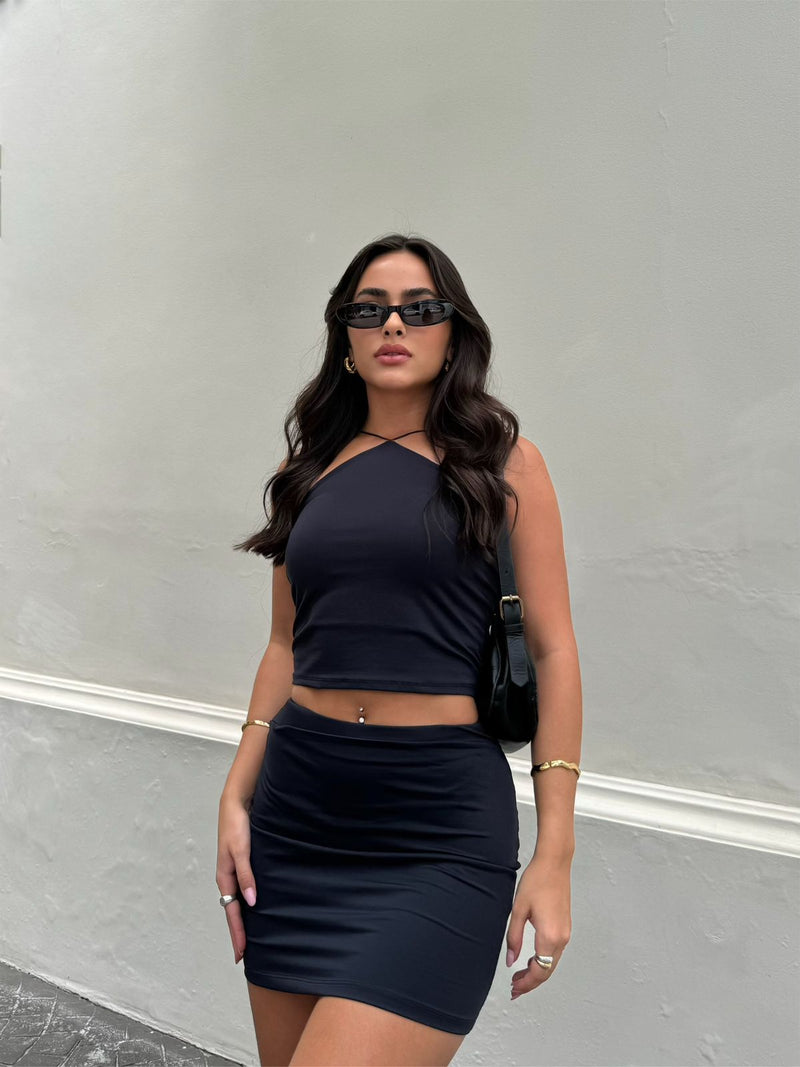 Cropped Babe